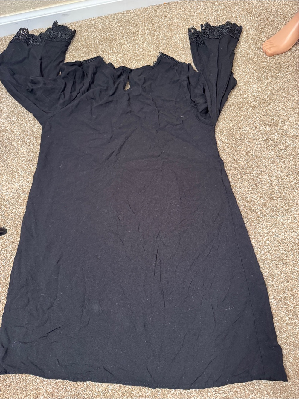 Peppermint Black Lace-Trim Bell Sleeve shift Dress Boho Crochet Lace V Neck SZ L - Picture 7 of 7